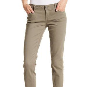 Miss Me Easy Ankle Jeans NWT Size 31x26 Light Oliv
